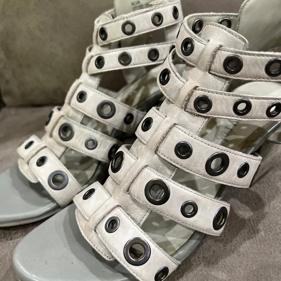 Luxury Rebel Mandy Womens Gray Studded  Ankle Strap Block Heel Size 38.5 Euro - Picture 11 of 14